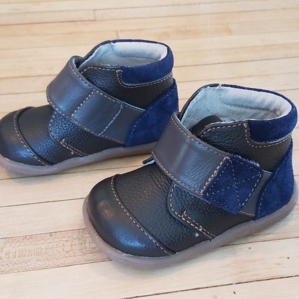 See Kai Run Kids Sawyer lil Chukka Boots leather